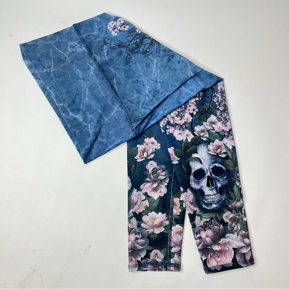 EVOLUTION AND CREATION High-rise Blue Skull Floral Leaf 3/4 Active Leggings